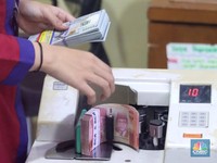 Imbal Hasil Obligasi AS Tembus 4%, Rupiah Balik Arah