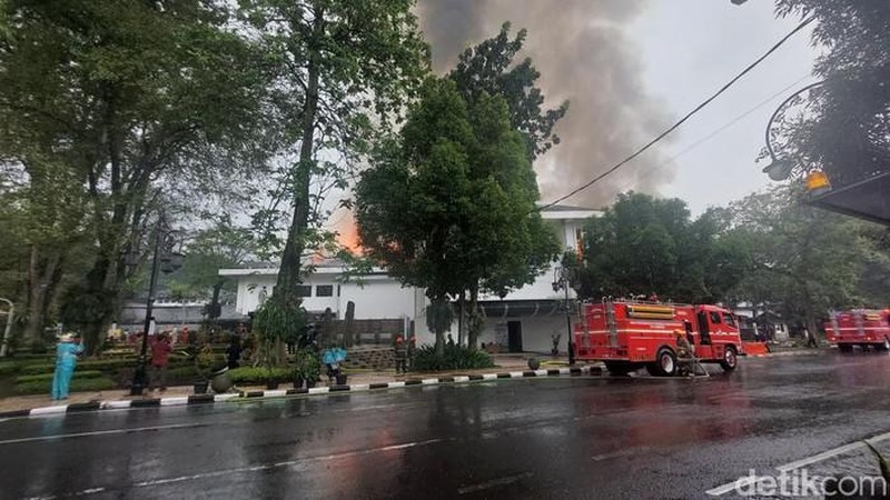 Kebakaran di Balai Kota Bandung, Jl Wastukencana. (Foto: Wisma Putra/detikJabar)