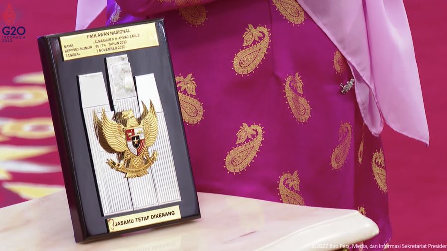 Presiden Joko Widodo Memberikan Penganugerahan Gelar Pahlawan Nasional Tahun 2022. (tangkapan Layar Youtube Sekretriat Presiden)