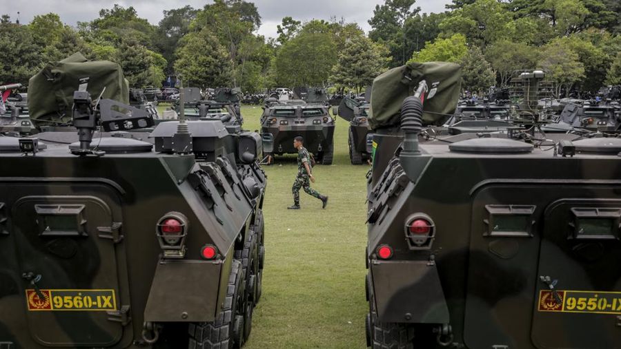 TNI mengikuti apel persiapan pengamanan KTT G20 mendatang di Denpasar, Bali, ,Senin (7/11/2022). Sebanyak 18.030 tim gabungan dari TNI-POlri akan mengamankan Konferensi Tingkat Tinggi (KTT) G20 Head of State and Government Summit pada 15-16 November 2022 mendatang di Nusa Dua, Bali. (Photo by Johannes P. Christo/Anadolu Agency via Getty Images)