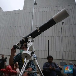 Cara Melihat Gerhana Bulan Penumbra di Langit RI, Terakhir 16.34 WIB!