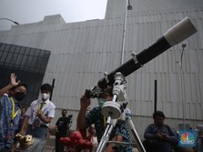 Tangkal Hujan di Pesta Tahun Baru, DKI Jakarta Guyur Garam