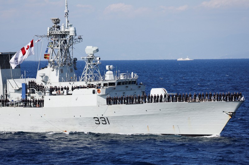 Latihan Militer Jepang dan AS Gambar yang diambil oleh Angkatan Udara Bela Diri Jepang dan dirilis oleh Kantor Staf Gabungan Kementerian Pertahanan Jepang pada 5 November 2022 menunjukkan Pesawat tempur F-2 dari Angkatan Udara Bela Diri Jepang mengadakan latihan militer bersama dengan pesawat pengebom B-1B AS dan pesawat tempur F-16 dari Sayap Tempur ke-35 Jepang di lepas pantai pulau utama paling selatan Jepang, Kyushu, Jepang. (Joint Staff Office of the Defense Ministry of Japan/HANDOUT via REUTERS_