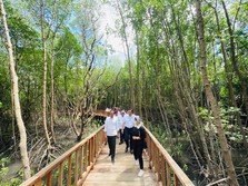 Gaya Jokowi Blusukan, Keliling Venue KTT G20 Bali