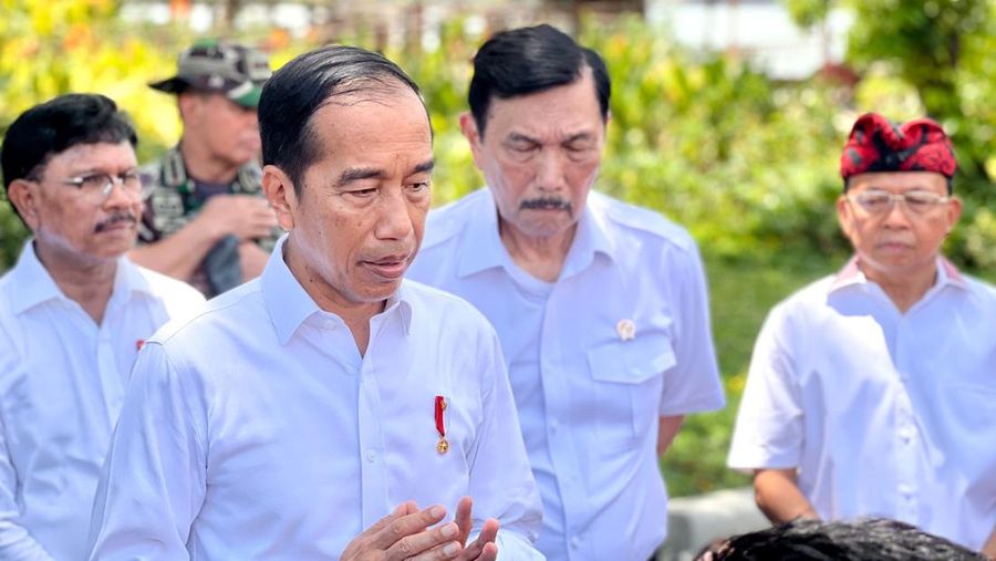 Presiden Joko Widodo (Jokowi) meninjau Taman Hutan Raya (Tahura) Ngurah Rai, Kota Denpasar, Selasa (8/11/2022).  Jokowi secara langsung sejumlah tempat yang akan dijadikan lokasi penyelenggaraan KTT G20. (Foto: Laily Rachev - Biro Pers Sekretariat Presiden)