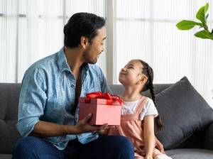 10 Contoh Puisi Tentang Ayah yang Menyentuh Hati, Ungkapkan Perasaanmu