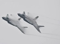 China Kirim Jet Tempur, 'Ancam' Pesawat AS di Selat Taiwan