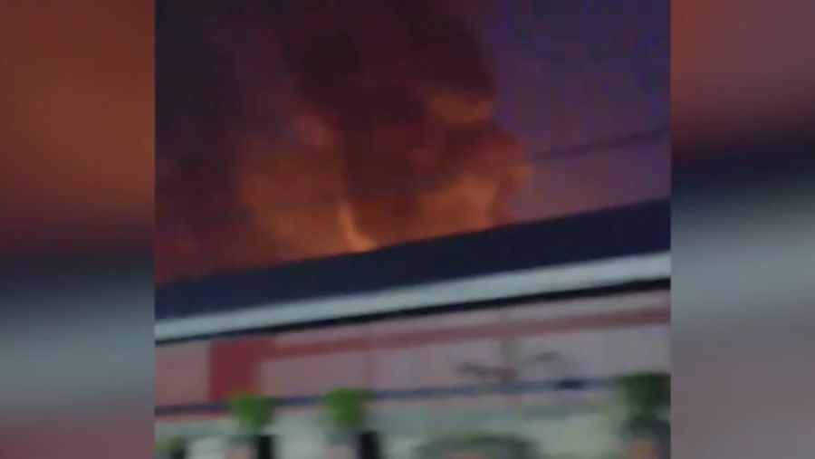 Kebakaran melanda pabrik Gudang Garam Kediri, Jawa Timur. Peristiwa tersebut terekam dalam sebuah video yang memperlihatkan bumbungan api di lokasi kejadian. (Tangkapan Layar 20Detik.com)