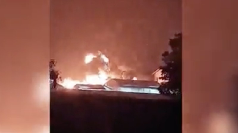 Kebakaran melanda pabrik Gudang Garam Kediri, Jawa Timur. Peristiwa tersebut terekam dalam sebuah video yang memperlihatkan bumbungan api di lokasi kejadian. (Tangkapan Layar 20Detik.com)