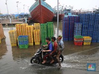Banjir Rob Landa Pluit Jakarta Pasca Gerhana Bulan