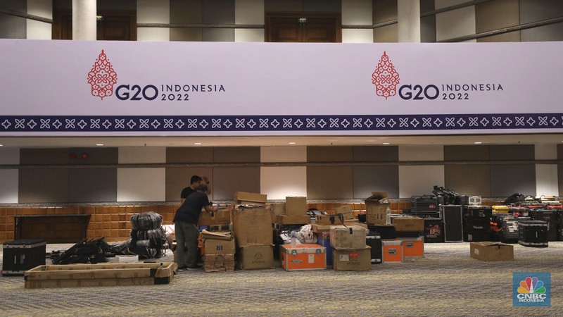 Pengamanan Jelang KTT G20 Bali Pasukan personil gabungan TNI-Polri melakukan pengamanan jelang KTT G20 di Nusa Dua, Badung, Bali, Kamis (10/11/2022). Pemerintah Indonesia tak main-main soal keamanan jelang perhelatan Konferensi Tingkat Tinggi (KTT) G20. Ini terlihat dari banyaknya pasukan pengamanan di sekitar wilayah Nusa Dua. (CNBC Indonesia/ Tri Susilo)
