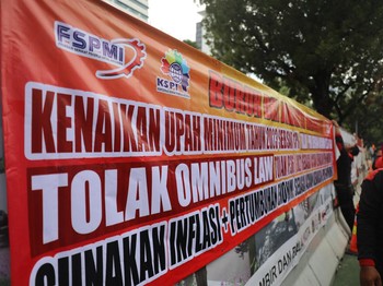 Pengusaha RI Pecah Suara Soal UMP DKI 2023, Begini Ceritanya