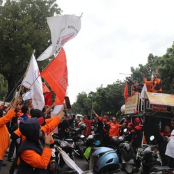 Blak-blakan Pengusaha-Buruh Sepakat 'Lawan' Perppu Ciptaker