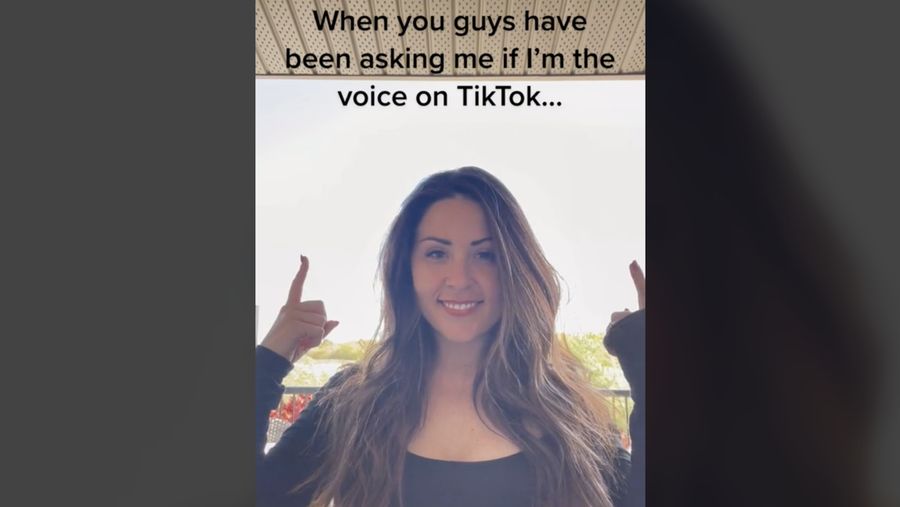 Video viral Kat Callaghan telah mengungkapkan bahwa dia adalah suara asli dari fitur text-to-speech (TTS) TikTok. (Tangkapan Layar Tiktok @voiceofkat)
