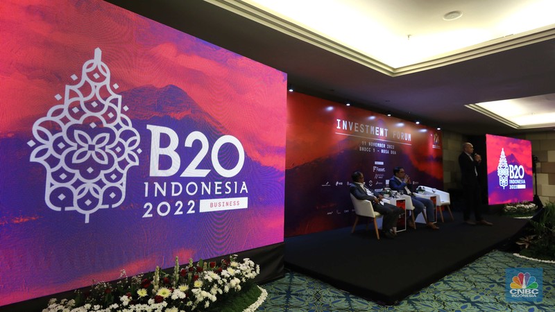 Gubernur Jawa Barat, Ridwan Kamil dalam forum B20 di Bali Nusa Dua Convention Center (BNDCC) Bali, Jumat (11/11/2022). Gubernur Jawa Barat, Ridwan Kamil dalam forum B20 di Bali Nusa Dua Convention Center (BNDCC) Bali, Jumat (11/11/2022). (CNBC Indonesia/Tri Susilo)