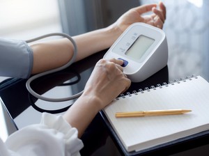 Sederet Kebiasaan yang Bisa Picu Tekanan Darah Tinggi