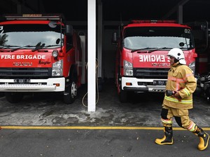 4 Kendaraan Prioritas Muncul Bersamaan, Mana yang Didahulukan?