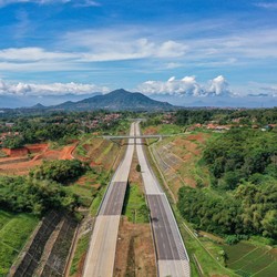 Pak Jokowi, Tol 'Atlantis' Cs Bermasalah, Yakin Beres 2024?