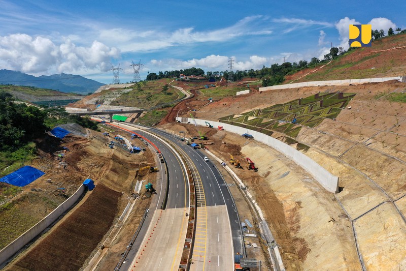 Jalan Tol Cileunyi - Sumedang - Dawuan atau yang akrab disapa Jalan Tol Cisumdawu Seksi 2 dan 3 telah dilaksanakan Uji Laik Fungsi (ULF). (Dok.bptj.pu.go.id)