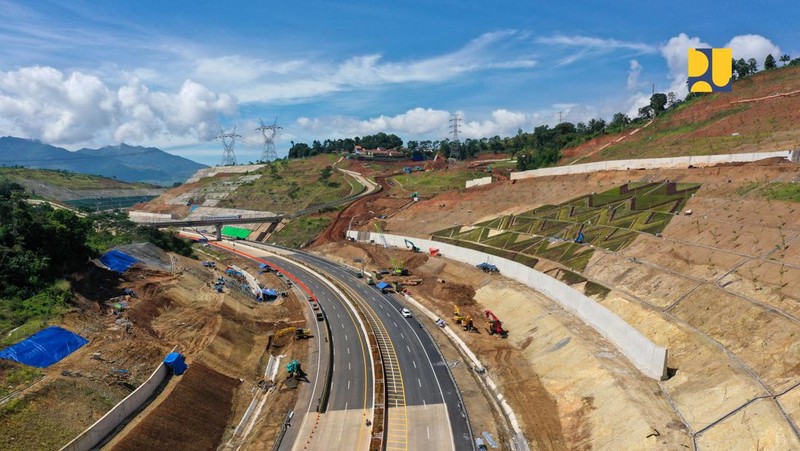 Jalan Tol Cileunyi - Sumedang - Dawuan atau yang akrab disapa Jalan Tol Cisumdawu Seksi 2 dan 3 telah dilaksanakan Uji Laik Fungsi (ULF). (Dok.bptj.pu.go.id)