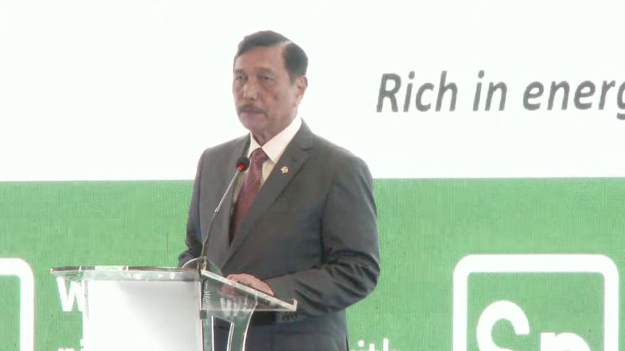 Menko Bidang Kemaritiman dan Investasi (Menko Marves) Luhut Binsar Pandjaitan dalam acara Indonesia Net Zero Summit 2022 : Decarbonization at All Cost. (Tangkapan Layar via Youtube Kadin Indonesia)