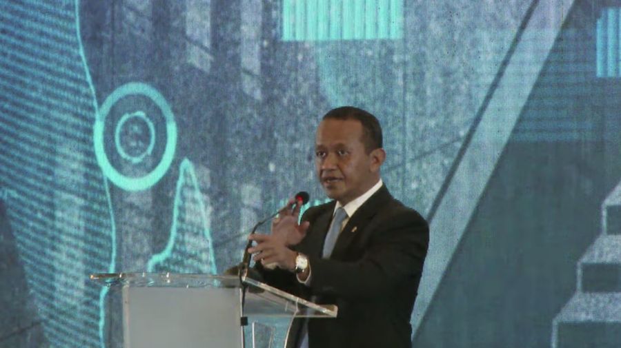 Menteri Investasi/Kepala Badan Koordinasi Penanaman Modal (BKPM) Bahlil Lahaladia dalam acara Indonesia Net Zero Summit 2022 : Decarbonization at All Cost. (Tangkapan Layar via Youtube Kadin Indonesia)