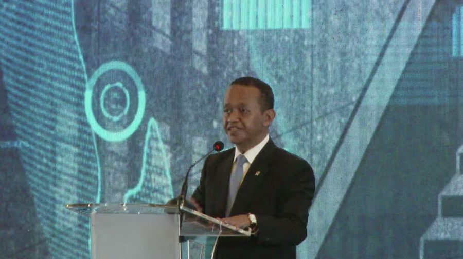Menteri Investasi/Kepala Badan Koordinasi Penanaman Modal (BKPM) Bahlil Lahaladia dalam acara Indonesia Net Zero Summit 2022 : Decarbonization at All Cost. (Tangkapan Layar via Youtube Kadin Indonesia)