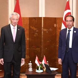 Sama-sama Jatuh, Tapi RI Hanya Baret, Singapura Luka Berdarah