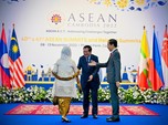 Momen Jokowi Hadiri KTT ASEAN 40-41 di Kamboja