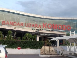 Tiga Pesawat Terjebak Cuaca Buruk Akhirnya Mendarat di Bandara Komodo