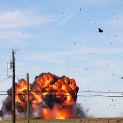 2 Jet Tempur Tabrakan di Tengah Pertunjukan Perang Dunia II