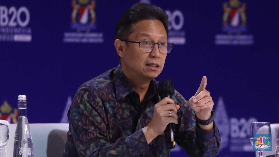 Budi Gunadi Sadikin dalam acara Talk show B20 Summit di BNDCC Nusa Dua Bali, Minggu (13/11/2022). (CNBC Indonesia/Tri Susilo)