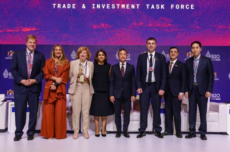 Presiden Direktur PT HM Sampoerna Tbk. Vassilis Gkatzelis turut hadir dalam Konferensi Tingkat Tinggi B20 (B20 Summit) Indonesia di Bali, Minggu (13/11/2022). Bersama para panelis lainnya, Vassilis menyampaikan pandangannya pada sesi “Membangun Ketahanan Rantai Pasok Nasional dan Regional untuk Mencegah Disrupsi Perdagangan” dengan penekanan pada pentingnya inklusivitas UMKM dalam rantai pasok global sebagai salah satu kontributor dalam perekonomian. (Ist)