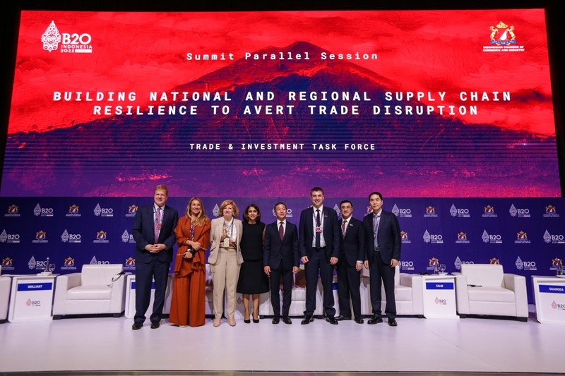 Presiden Direktur PT HM Sampoerna Tbk. Vassilis Gkatzelis Presiden Direktur PT HM Sampoerna Tbk. Vassilis Gkatzelis turut hadir dalam Konferensi Tingkat Tinggi B20 (B20 Summit) Indonesia di Bali, Minggu (13/11/2022). Bersama para panelis lainnya, Vassilis menyampaikan pandangannya pada sesi “Membangun Ketahanan Rantai Pasok Nasional dan Regional untuk Mencegah Disrupsi Perdagangan” dengan penekanan pada pentingnya inklusivitas UMKM dalam rantai pasok global sebagai salah satu kontributor dalam perekonomian. (Ist)
