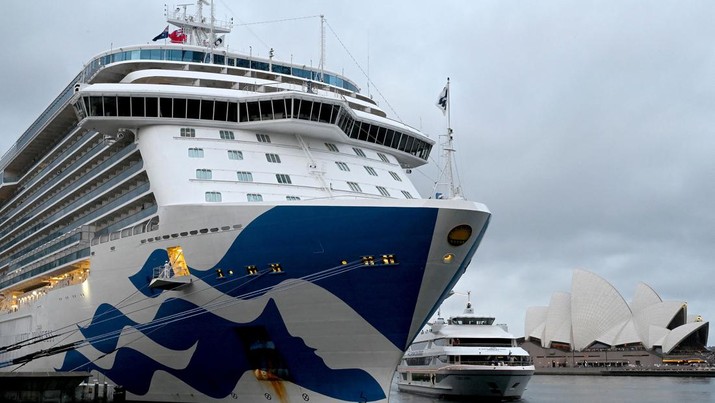 The Majestic Princess cruise ship is seen docked at the International Terminal on Circular Quay in Sydney on November 12, 2022. - The Majestic Princess docked in Sydney with more than 800 Covid-19 positive passengers onboard, reports said. (MUHAMMAD FAROOQ/AFP via Getty Images)