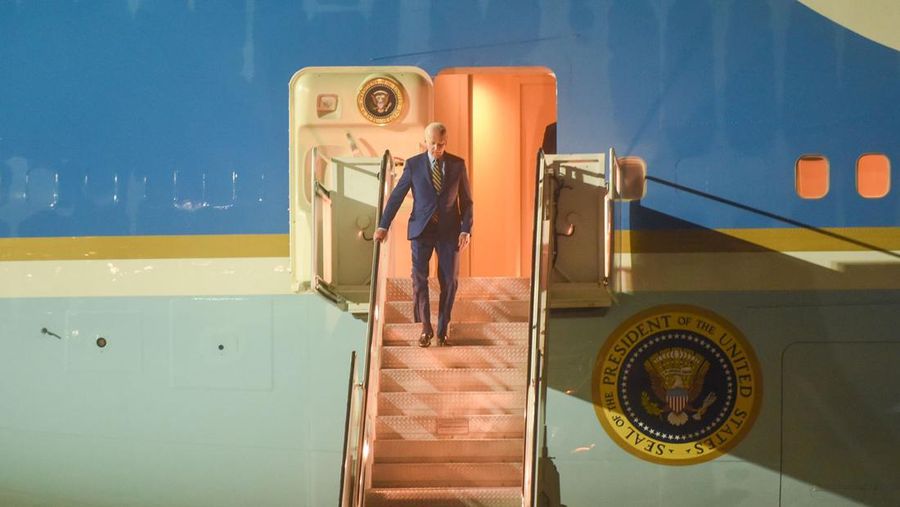 Presiden Amerika Serikat Joe Biden tiba di Bali pada Minggu, (13/11/2022) malam sekitar pukul 21.30 WITA. (Dok. Laman indonesia.go.id)