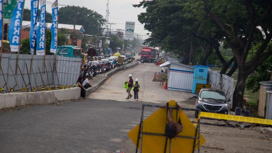 Menteri Pekerjaan Umum dan Perumahan Rakyat (PUPR) Basuki Hadimuljono meninjau progres pembangunan Jalan Tol Semarang - Demak Seksi 2 ruas Sayung-Demak sepanjang 16,31 km di Provinsi Jawa Tengah, Minggu (13/11/2022).  (Dok. Kementrian PUPR)