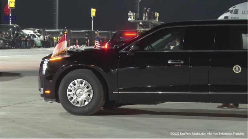 Foto kombo mobil kepresidenan AS cadillac one 