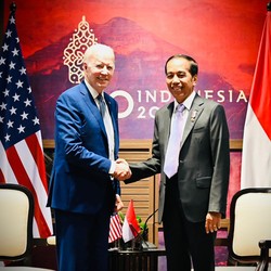 Intip Senyum Manis Biden Bertemu Jokowi di G20 Bali