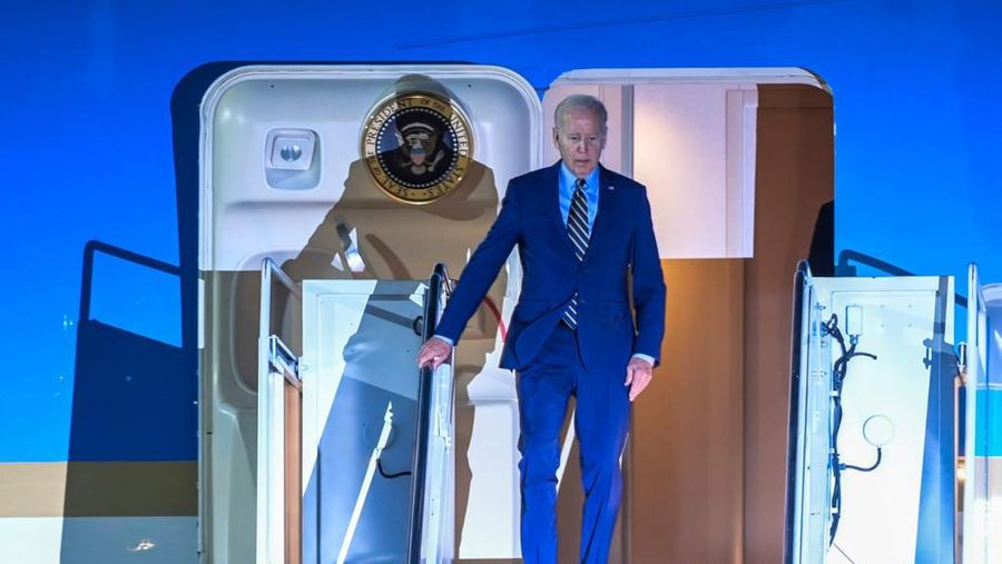 Presiden Amerika Serikat Joe Biden tiba di Bali pada Minggu, (13/11/2022) malam sekitar pukul 21.30 WITA. (Dok. Laman indonesia.go.id)