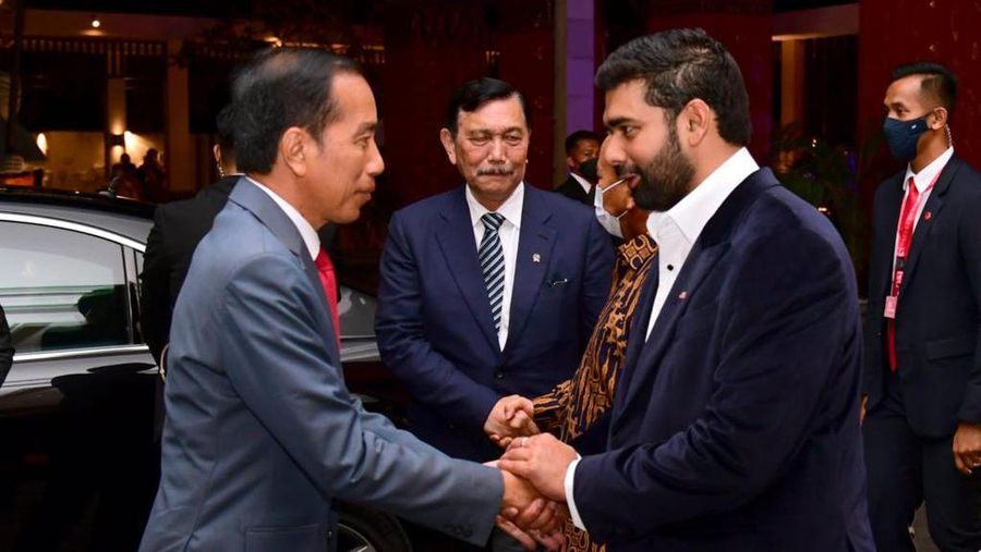Presiden Joko Widodo menerima penghargaan Global Citizen Award dari Atlantic Council dalam acara Global Food Security Forum yang digelar di Kecak Ballroom, Sofitel Nusa Dua Beach Resort, Kabupaten Badung, Provinsi Bali, pada Minggu, 13 November 2022. (Foto: Biro Pers Sekretariat Presiden)