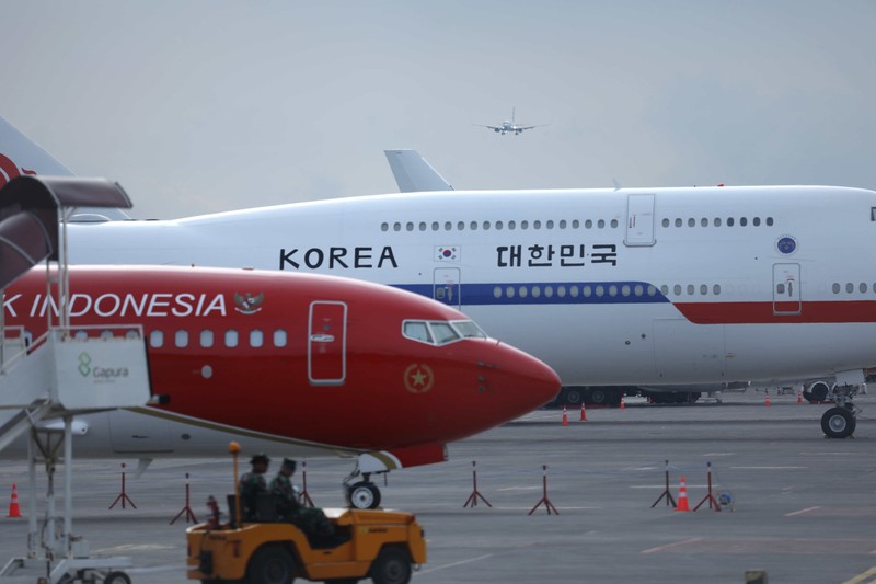 Deretan pesawat tamu negara mulai memenuhi aprone bandara I Gusti Ngurah Rai, Badung, Bali, Senin (14/11/2022). Deretan pesawat tamu negara mulai memenuhi aprone bandara I Gusti Ngurah Rai, Badung, Bali, Senin (14/11/2022).