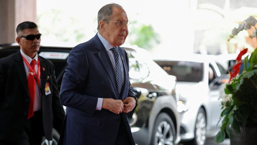 Russian Foreign Minister Sergei Lavrov arrives for the G20 leaders' summit in Nusa Dua, Bali, Indonesia, November 15, 2022. REUTERS/Willy Kurniawan/Pool