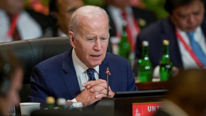 US President Joe Biden attends a working session on energy and food security during the G20 Summit in Nusa Dua on the Indonesian resort island of Bali on November 15, 2022.     BAY ISMOYO/Pool via REUTERS