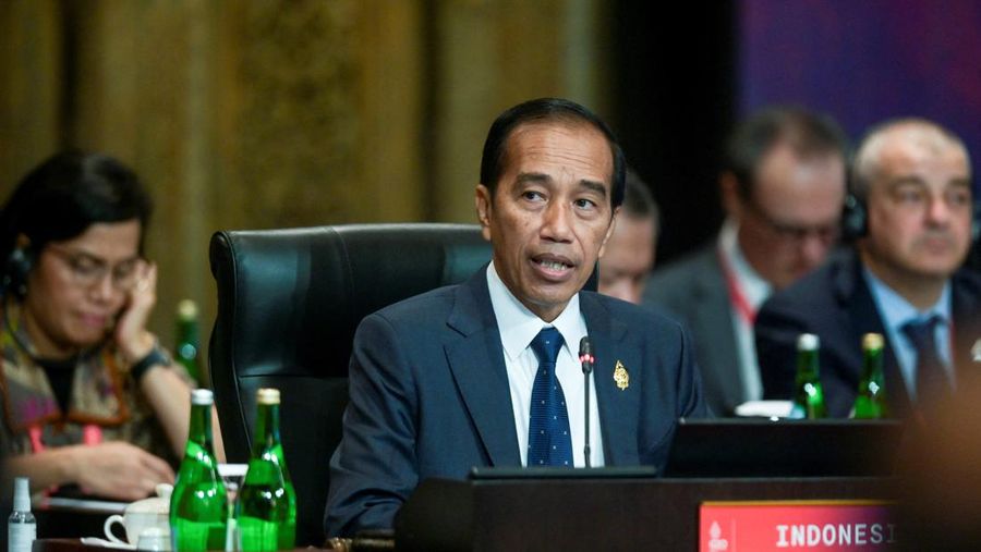 Indonesia's President Joko Widodo attends a working session on energy and food security during the G20 Summit in Nusa Dua on the Indonesian resort island of Bali on November 15, 2022. BAY ISMOYO/Pool via REUTERS