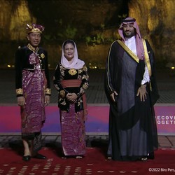 Hadiri Gala Dinner KTT G20, Jokowi Kenakan Baju Adat Bali