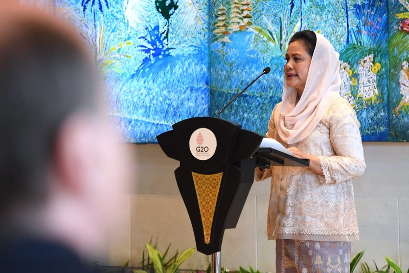 Ibu Iriana Joko Widodo melakukan pertemuan dengan para pendamping pemimpin negara-negara G20. (Foto: Lukas - Biro Pers Sekretariat Presiden)