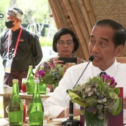 Jokowi ke Pangeran Arab Hingga Bos FIFA: Enjoy Your Lunch