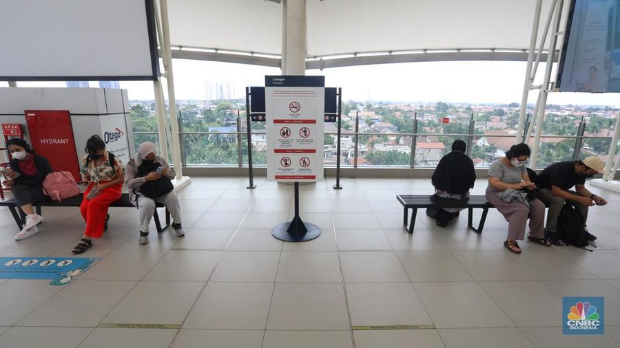 PT MRT Jakarta (Perseroda) melakukan perubahan kebijakan waktu operasional yang berlaku mulai Selasa, (15/11/2022). (CNBC Indonesia/Andrean Kristianto)