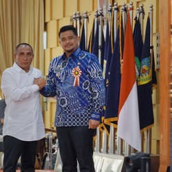 Wali Kota Medan Raih Lencana Penghargaan Sumut 2022